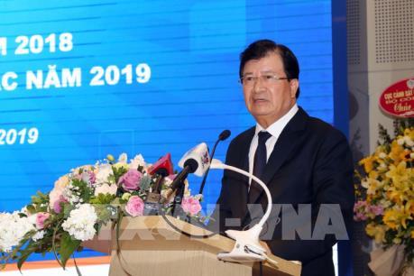 Phó Thủ tướng Trịnh Đình Dũng: Không để người dân nghi ngờ về chất lượng xăng dầu