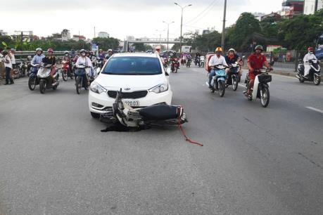Lấn làn, ô tô tông trực diện xe máy, 2 người tử vong