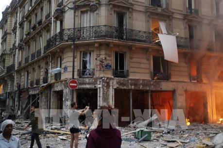 Nổ lớn ở trung tâm thủ đô Paris của Pháp