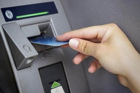 Lộ trình chuyển đổi thẻ ATM làm bằng thẻ từ sang thẻ chip