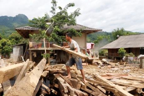 Hỗ trợ các gia đình thiệt hại do mưa lũ hồi cuối năm ở Bình Định