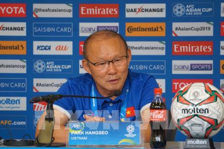 ASIAN CUP 2019: HLV Park Hang Seo mời học trò ăn tối