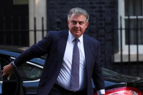 Brexit: Anh không thể ở lại liên minh thuế quan EU