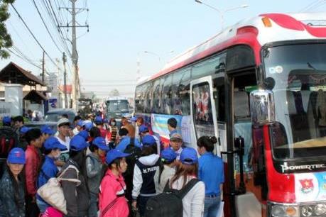 “Cháy vé” xe Tết đi khu vực miền Trung, Tây Nguyên