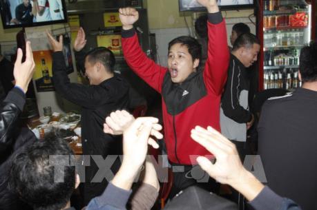 Việt Nam lọt vào tứ kết ASIAN CUP 2019: Khi niềm vui vỡ òa