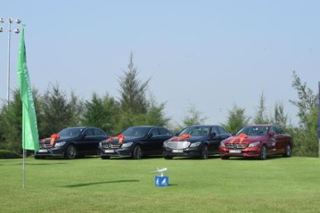 Bamboo Airways trao giải thưởng 4 xe Mercedes cho một golfer vào 22/1