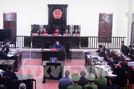 Tòa án nhân dân thành phố Hòa Bình bác đề nghị hoãn phiên tòa của luật sư