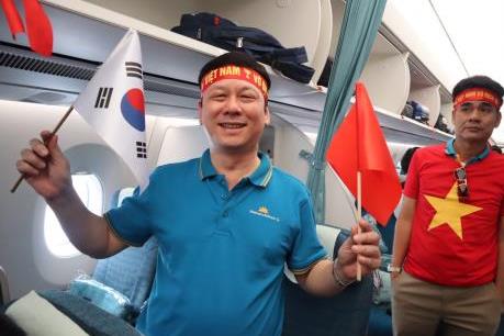  Cổ động viên “tiếp lửa” cho Đội tuyển bóng đá Quốc gia