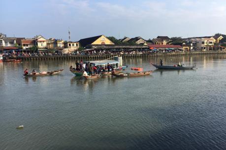 Danh tính 3 người tử vong trong ô tô lao xuống sông