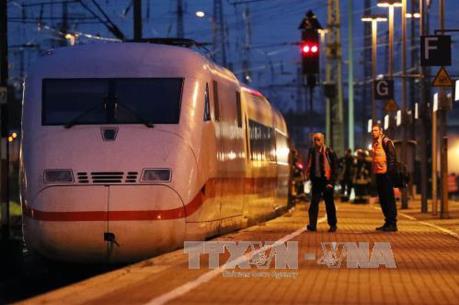 Đức sơ tán 500 hành khách trên tàu cao tốc do đe dọa đánh bom