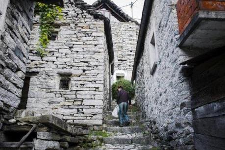 Thụy Sĩ biến ngôi làng nhỏ nhất nước thành tổ hợp khách sạn