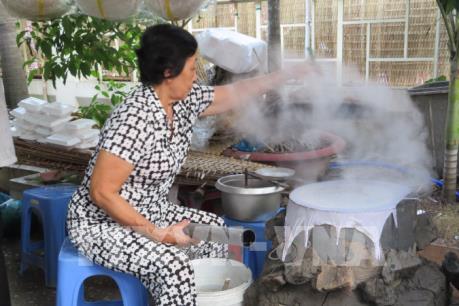 Về Cần Thơ trải nghiệm làm bánh dân gian