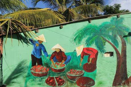 Về ngôi làng bích họa đầu tiên ở Việt Nam