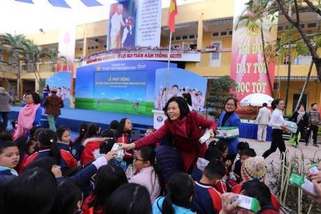 Chung tay vì “Ly sữa học đường”