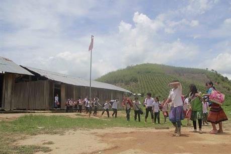 Ổn định đời sống dân di cư tự do