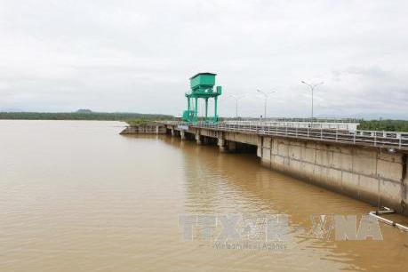 Chủ động hạ thấp mực nước các hồ chứa để sẵn sàng đón lũ