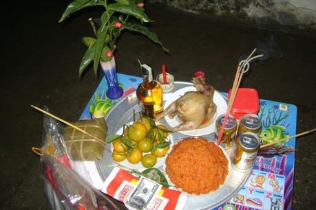 Lý do phải cúng giao thừa ngoài trời