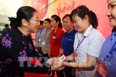 Ấm lòng những ngày Tết xa nhà