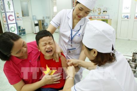 Hà Nội trực tiêm chủng xuyên Tết do nguy cơ dịch bệnh sởi lan rộng