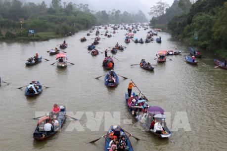 Hành trình trẩy hội Chùa Hương