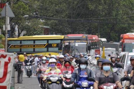Các cửa ngõ Tp. Hồ Chí Minh ken cứng người về quê đón Tết