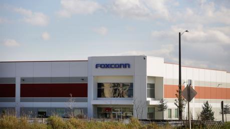 Dự án của Foxconn tại bang Wisconsin sẽ tạo khoảng 13,000 việc làm 