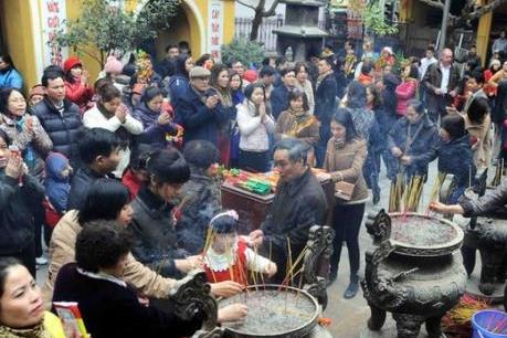 Đầu Xuân nói chuyện trang phục đi lễ