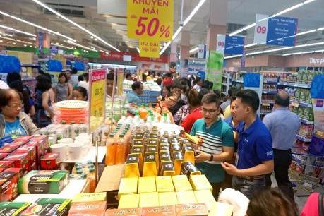 Hàng hóa phục vụ Tết giảm giá nhẹ trước thềm năm mới