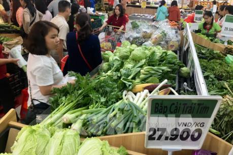 Sôi động thị trường mùng 3 Tết