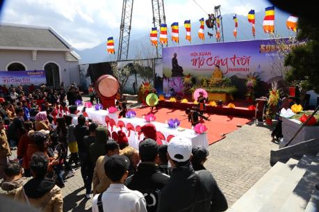 Khai mạc Lễ hội Khèn hoa và Hội Xuân mở cổng trời Fansipan