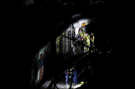 Hai tàu hỏa đâm nhau trực diện, 100 người bị thương