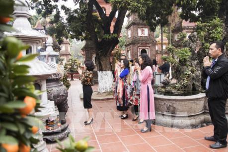 Đi lễ chùa dịp đầu năm - nét đẹp văn hóa