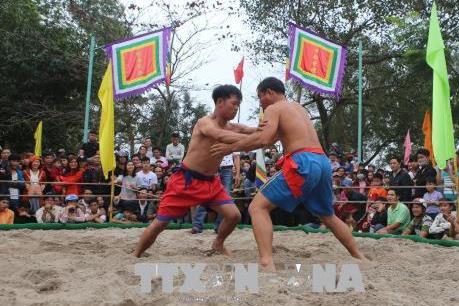 Tưng bừng hội vật làng Thủ Lễ, Thừa Thiên Huế 