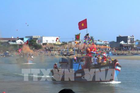 Quảng Nam ra khơi đánh bắt đầu năm