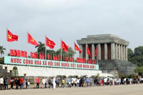 Hơn 47 nghìn lượt khách vào Lăng viếng Bác trong dịp Tết Kỷ Hợi