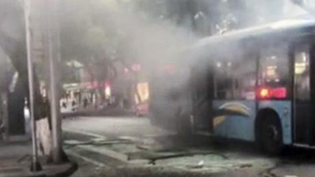 42 du khách thoát chết trong vụ xe buýt phát nổ