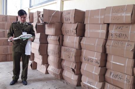 Tạm giữ lô hàng lớn không có nhãn phụ tiếng Việt