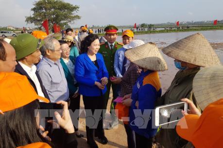 Chuyển đổi cơ cấu cây trồng, vật nuôi theo hướng công nghệ cao