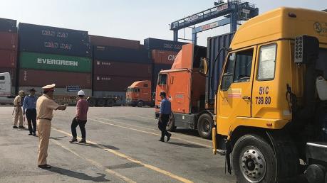 T.p Hồ Chí Minh: Phát hiện ba tài xế xe container dương tính ma túy 