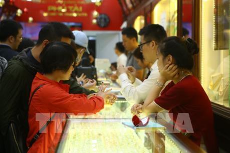 Vàng đạt mức đỉnh hơn 6 năm: Cơ hội đầu tư hay rủi ro khó lường?