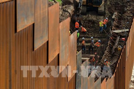 Phe Dân chủ ngăn cản Tổng thống Mỹ huy động ngân sách cho bức tường biên giới