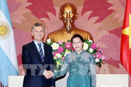 Chủ tịch Quốc hội Nguyễn Thị Kim Ngân hội kiến Tổng thống Argentina