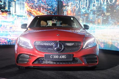 Mercedes-Benz Việt Nam ra mắt 3 phiên bản C-Class với giá từ 1,499 tỷ đồng