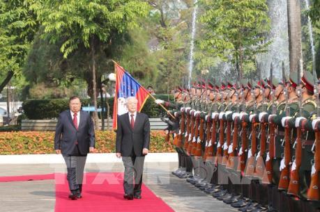 Lễ đón trọng thể Tổng Bí thư, Chủ tịch nước Nguyễn Phú Trọng tại thủ đô Viêng Chăn