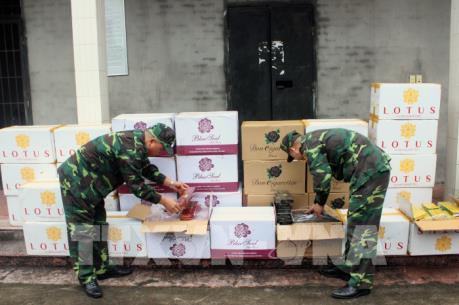 Quảng Ninh thu giữ 15.000 bao thuốc lá nhập lậu