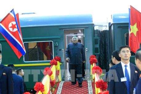 Chủ tịch Triều Tiên Kim Jong-un đến ga Đồng Đăng, bắt đầu chuyến công du Việt Nam
