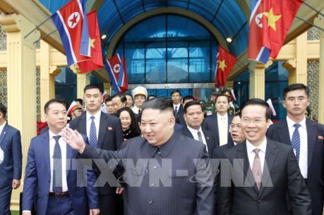 Chủ tịch Triều Tiên Kim Jong-un bắt đầu thăm hữu nghị chính thức Việt Nam