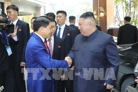 Chủ tịch Triều Tiên Kim Jong -un tới Hà Nội