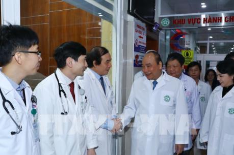 Thủ tướng Nguyễn Xuân Phúc: Đội ngũ y, bác sỹ là những "người anh hùng thầm lặng"