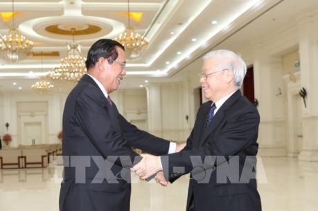 Tổng Bí thư, Chủ tịch nước Nguyễn Phú Trọng hội kiến Thủ tướng Campuchia Hun Sen